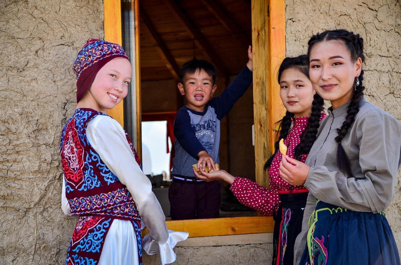 Feel Nomad Yurt Camp Hotel Ak-Say Ngoại thất bức ảnh
